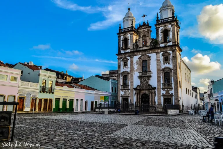 Pátio de São Pedro, centro histórico do Recife Antigo em Pernambuco
